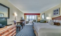 Oceanfront Deluxe King Studio